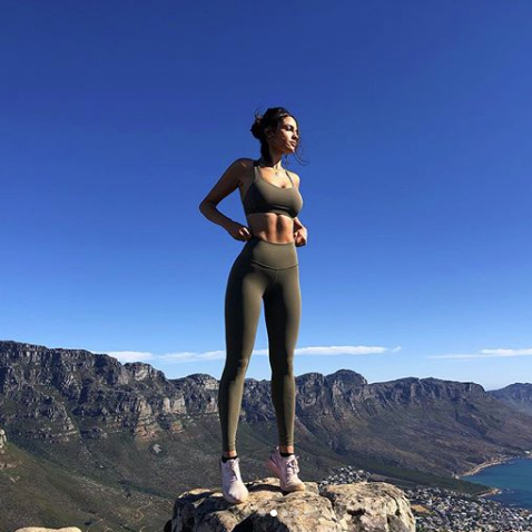 Hija Luis Miguel y Eiza González: a guerra de los leggings