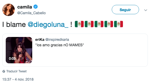 Diego Luna entrega premio a Camila Cabello