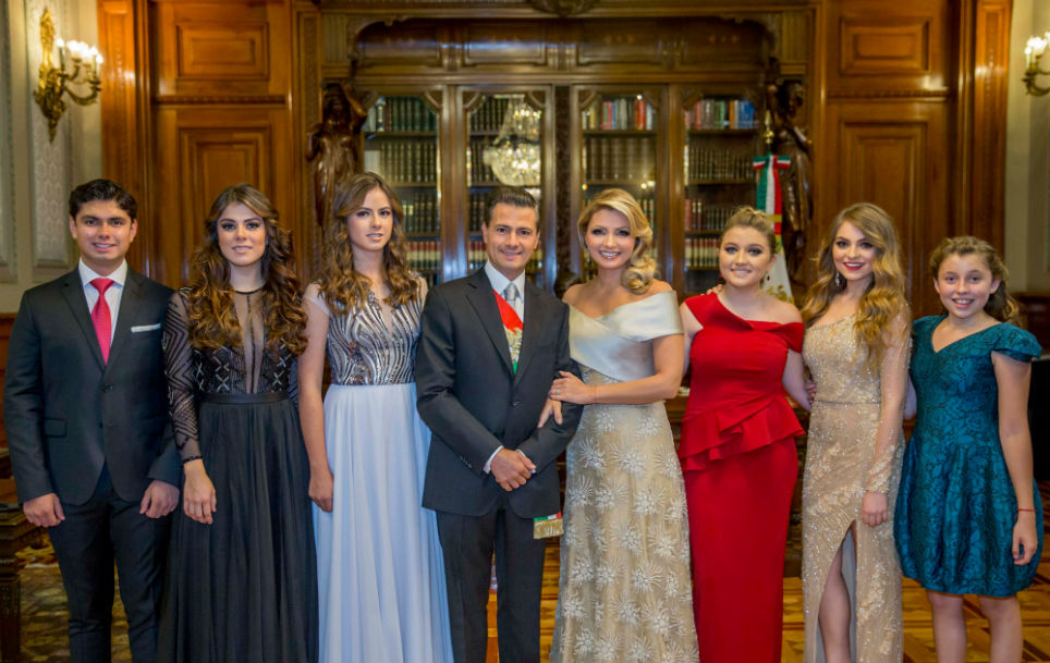 Así ha cambiado la familia presidencial a través del sexenio