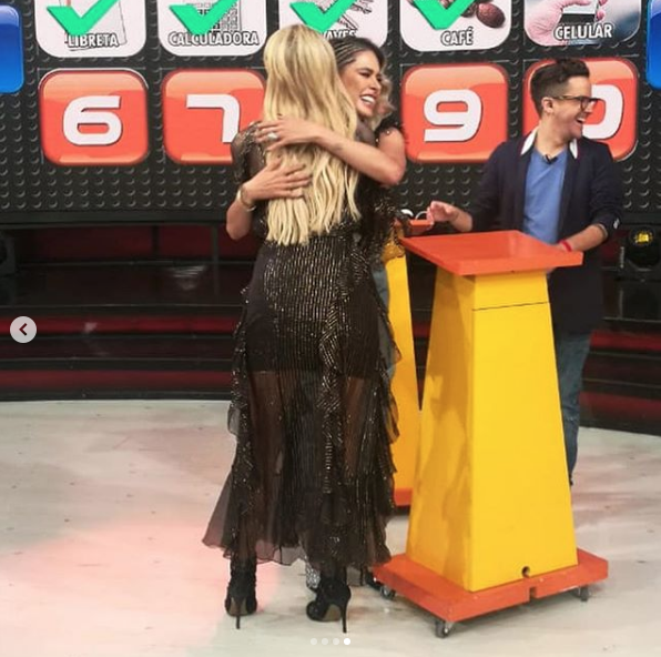 Critican a Galilea Montijo por entrevista con Paris Hilton