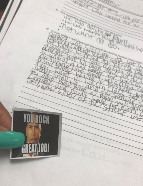 Maestra utiliza memes para calificar a sus alumnos