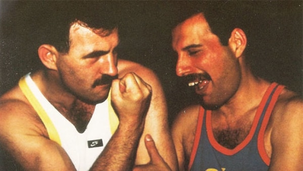 Bohemian Rhapsody no mostró a Jim y Freddie Mercury juntos