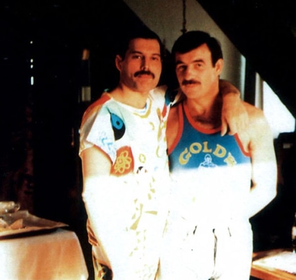 Bohemian Rhapsody no mostró a Jim y Freddie Mercury juntos