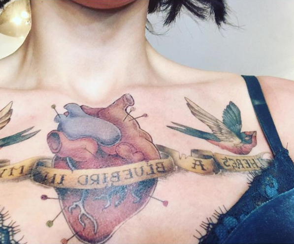 Natalia Tellez sorprende con tatuaje