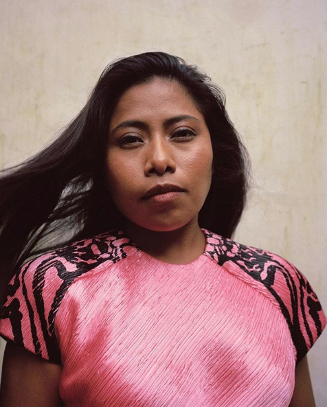 Yalitza aparicio aparece en Vanity Fair