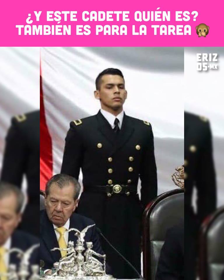Cadetes en la toma de posesión de AMLO