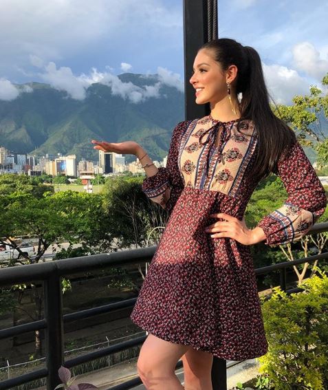 Miss México sorprende con vestido huichol en Miss Universo