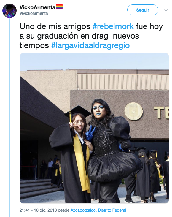Así se graduo este chico de drag