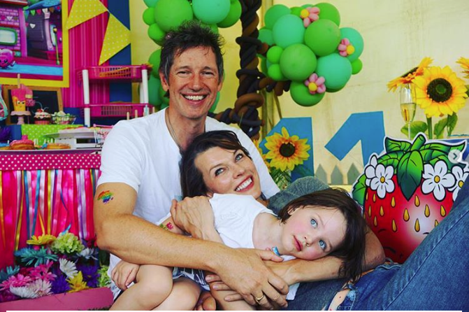 La hija de Milla Jovovich, Ever Gabo, es igualita a ella