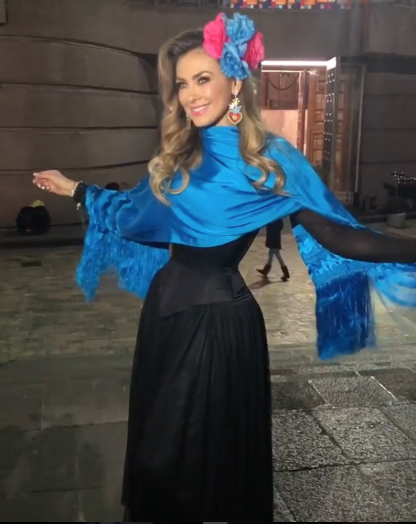 Critican a Aracely Arámbula por subir foto con la virgen de Guadalupe