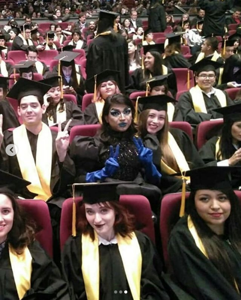 Este chico acudió vestido de Drag a su ceremonia de graduación