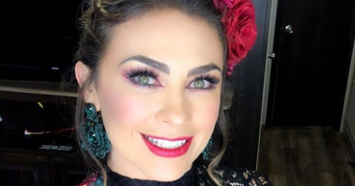 Critican A Aracely Arámbula Por Foto Con Virgen De Guadalupe, Aracely Arámbula Se Compara Con Virgen De Guadalupe, Aracely Arámbula, Virgen De Guadalupe, Foto, Instagram