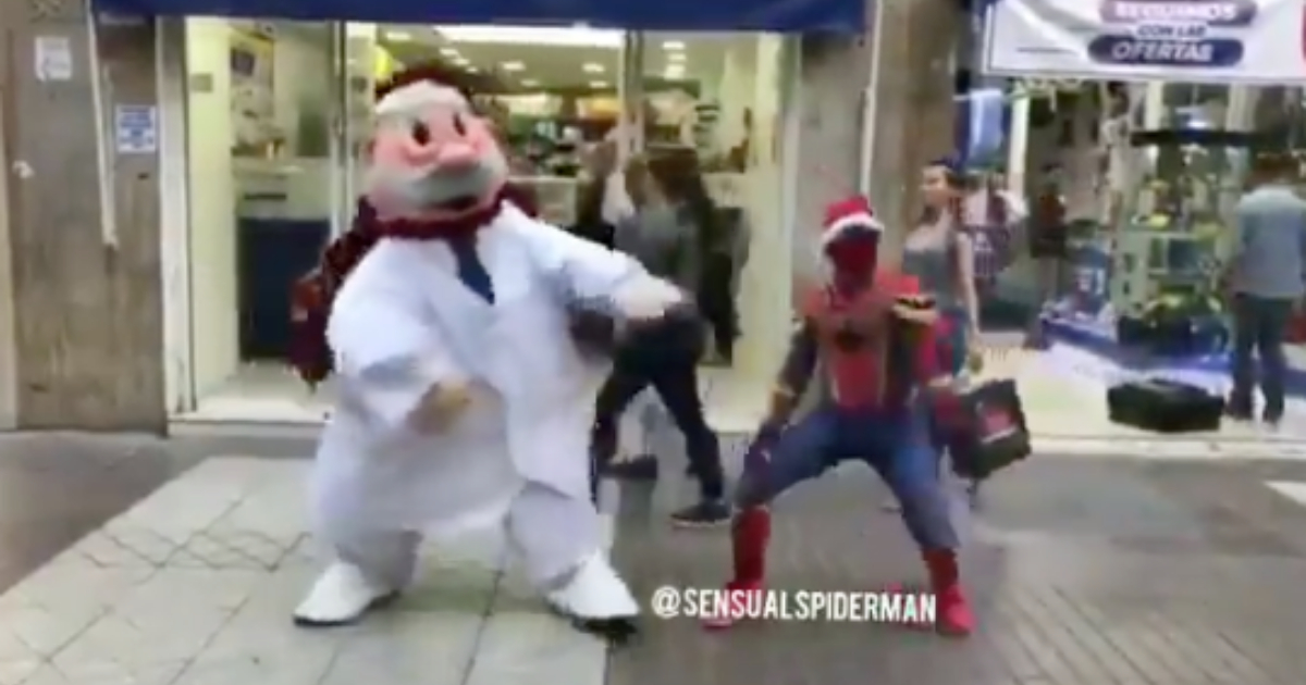 Dr. Simi Y Spiderman Bailan Juntos, Spiderman, Dr. Simi, Baile NavideÃ±o, Navidad, CoreografÃ­a