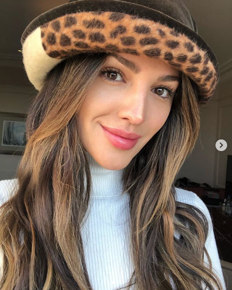Mamá de Eiza González le toma fotos