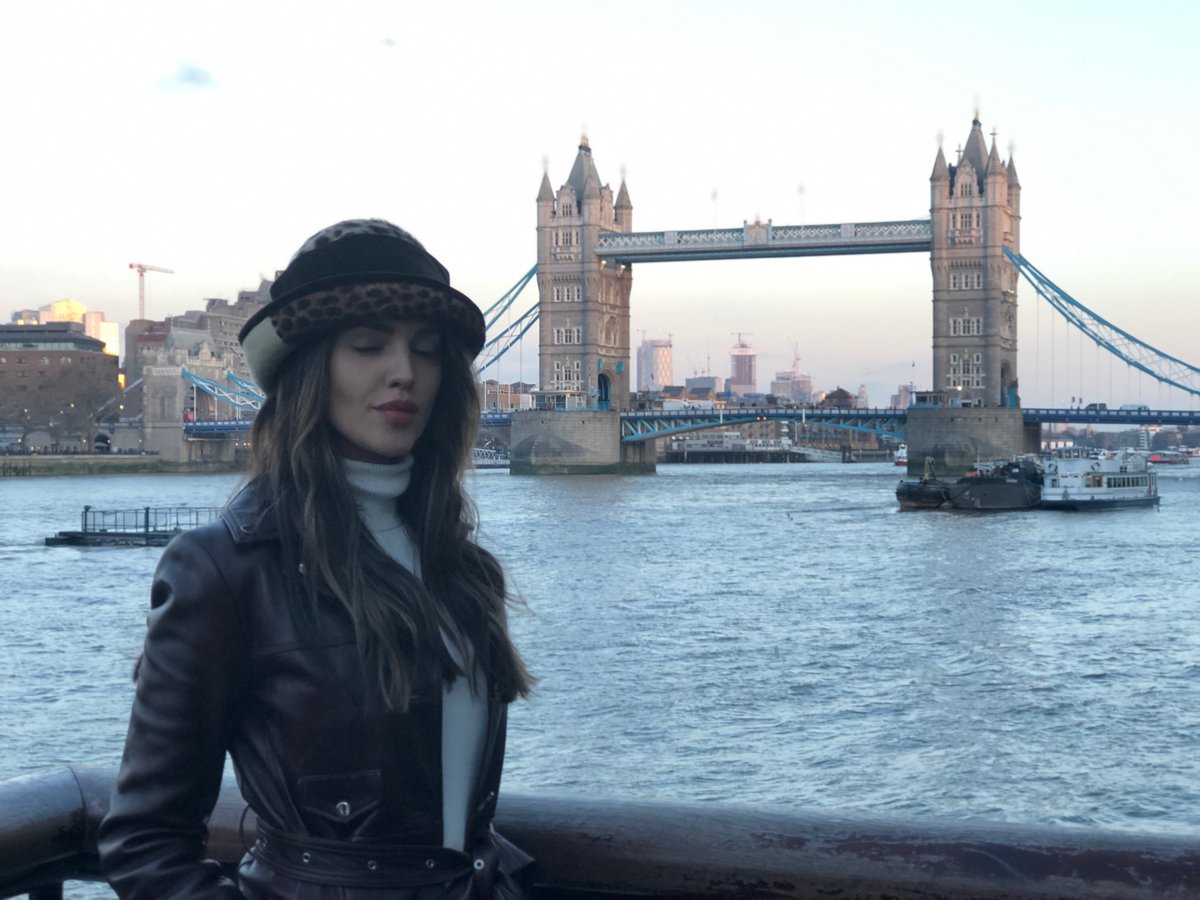 Mamá de Eiza González le toma fotos