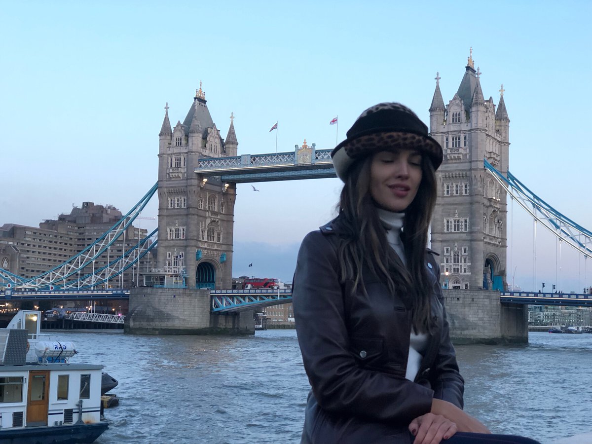 Mamá de Eiza González le toma fotos