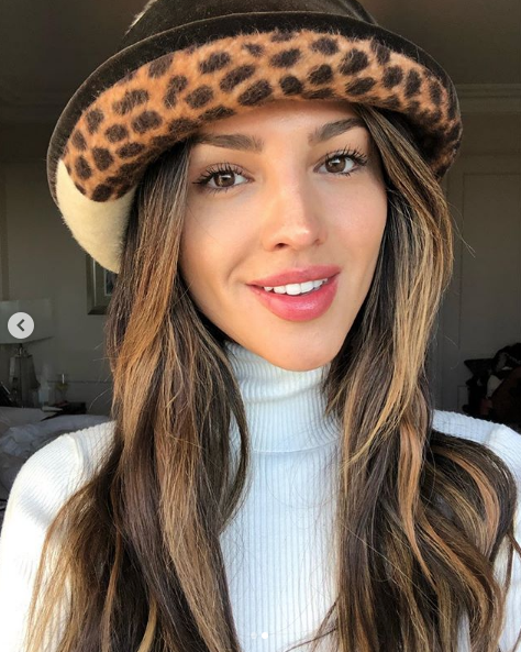 Mamá de Eiza González le toma fotos