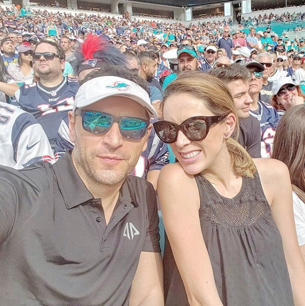 Jacqueline Bracamontes da a luz a mellizas