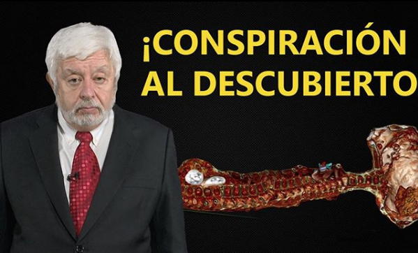 Jaime Maussan recibe el premio Alien Dorado