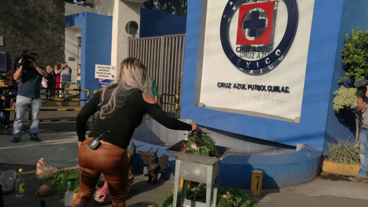 Bruja Zulema hizo hechizo para que Cruz Azul sea campeón