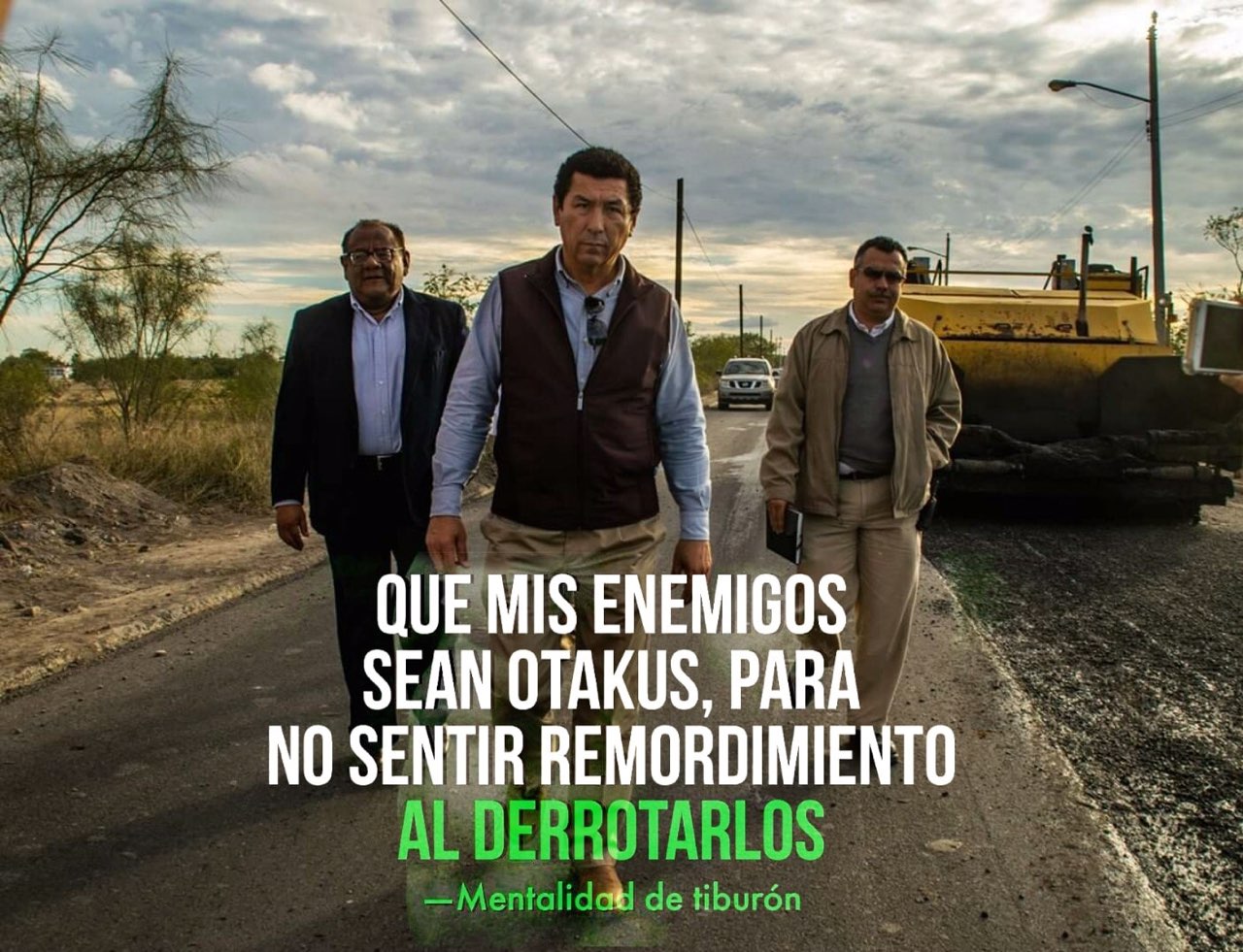 Alcalde de Matamoros se convierte en meme con foto de obra de pavimento