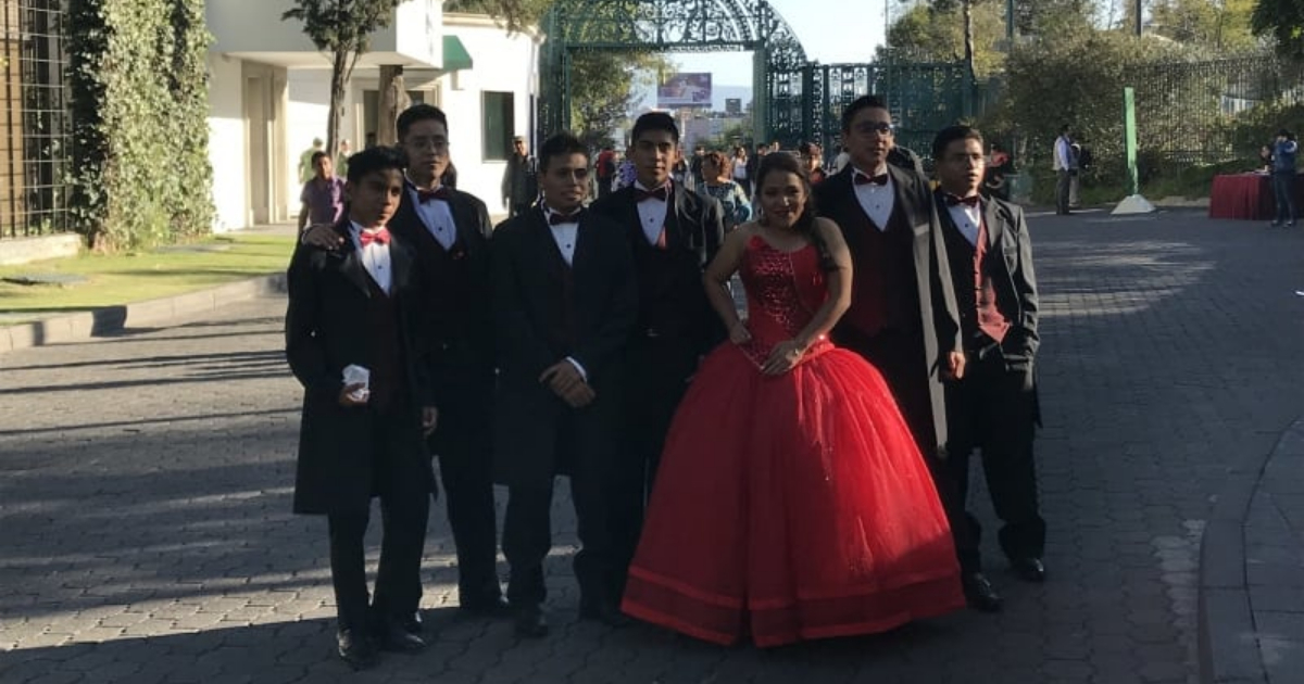 Quinceañera En Los Pinos, Los Pinos, XV Años, Los Pinos Abiertos, Abren Los Pinos, Quinceañeras