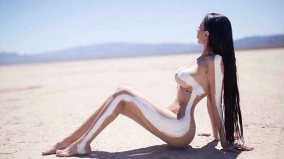 Modelo gastó casi millón dólares para ser Kim Kardashian
