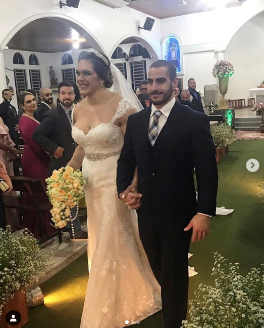 Boda de la mujer musculosa viral en Intenret