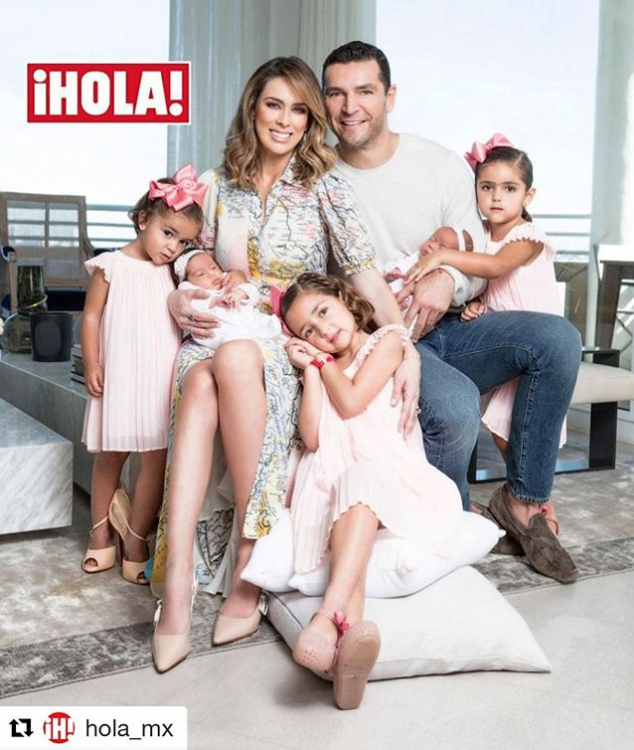 Jacqueline Bracamontes presenta a sus bebitas