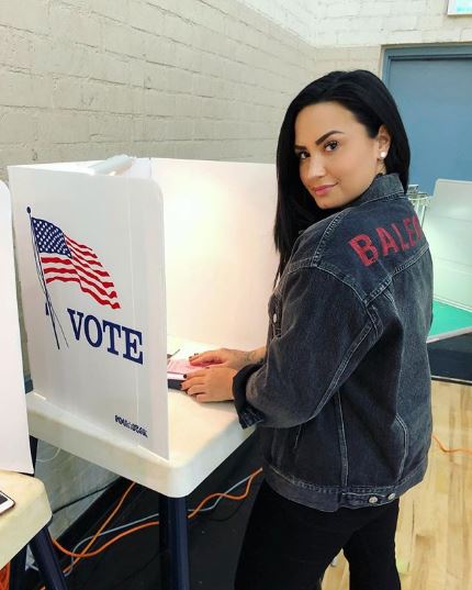 Demi Lovato comparte video de beso con su novio