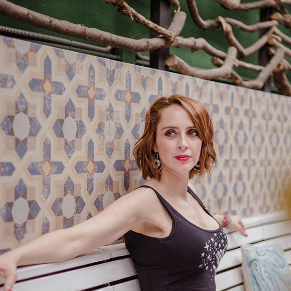 Irán Castillo tiene novio 10 años menor que ella