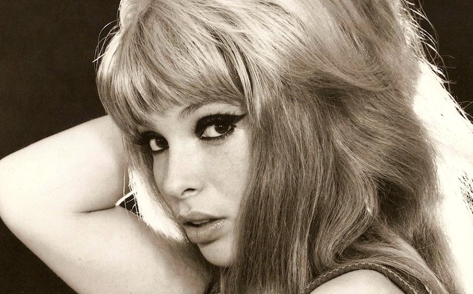 Muere la vedette argentina Thelma Tixou