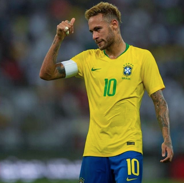 Neymar cambia a su novia de toda la vida por una skater