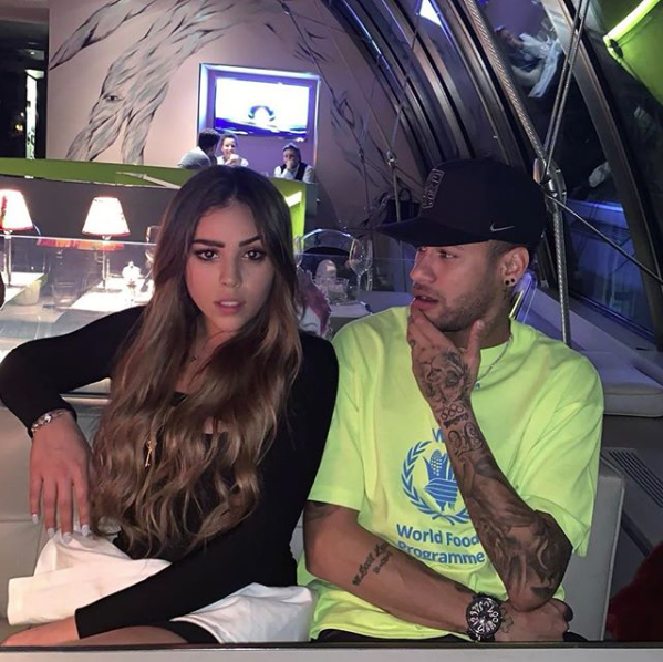 Danna Paola anda coqueteando con Neymar en Instagram