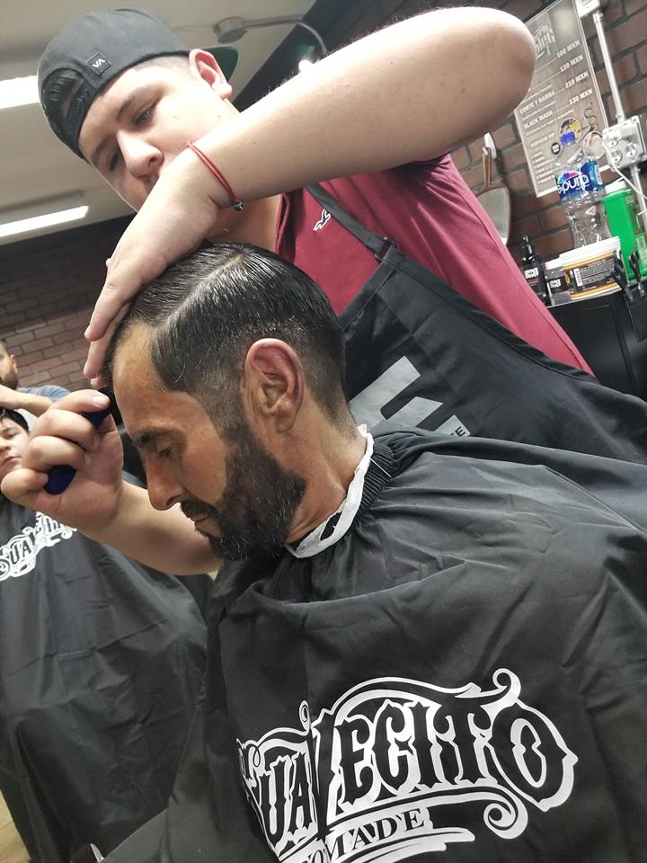 Barbería hace cambio de look a Vagabundo