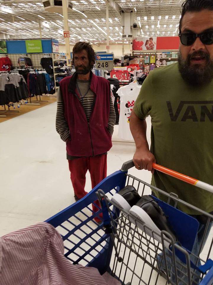 Barbería hace cambio de look a Vagabundo