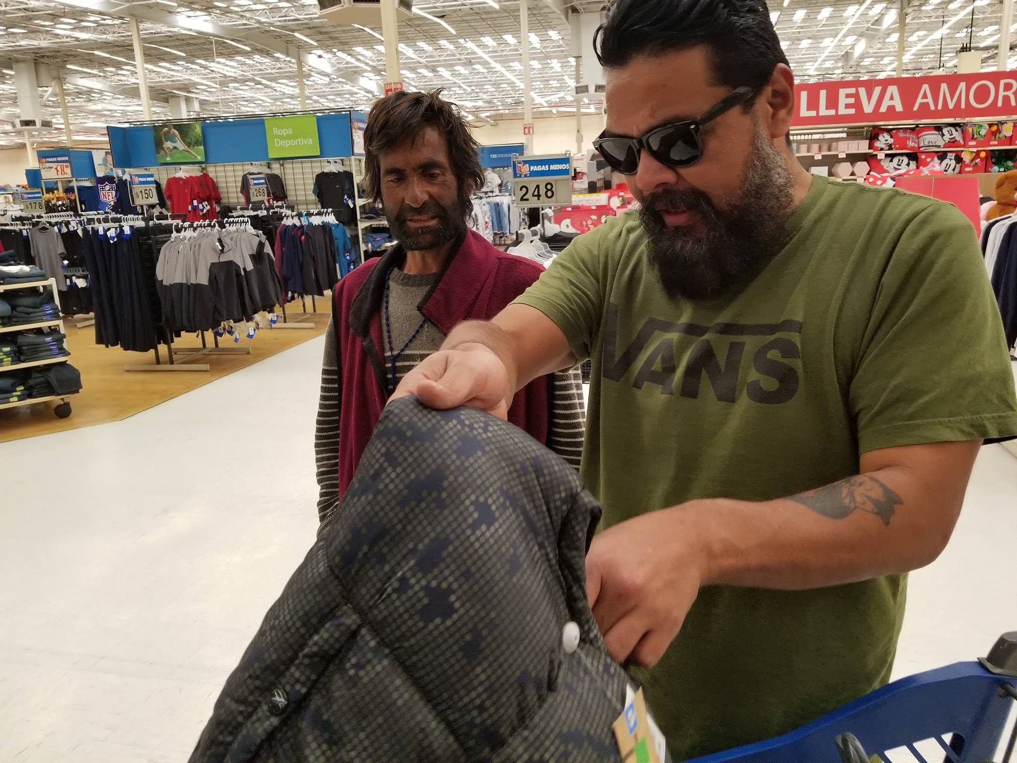 Barbería hace cambio de look a Vagabundo