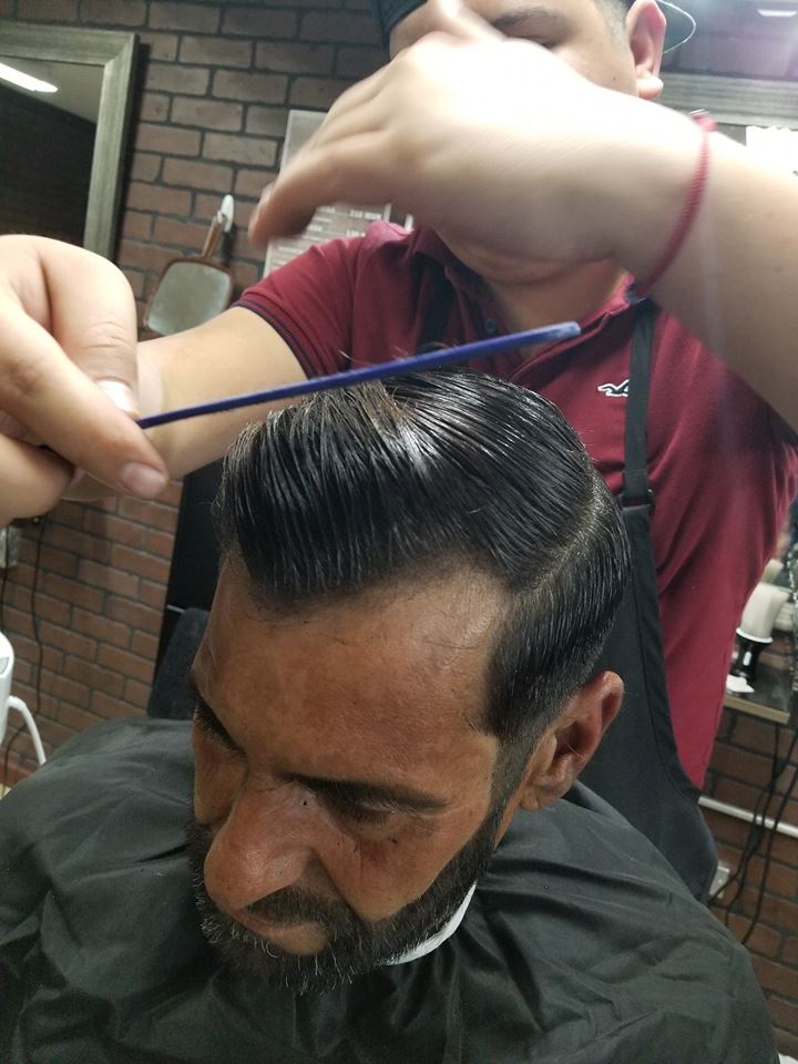 Barbería hace cambio de look a Vagabundo