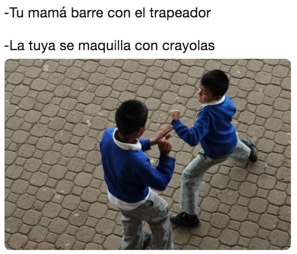 Memes niños peléandose por mamá