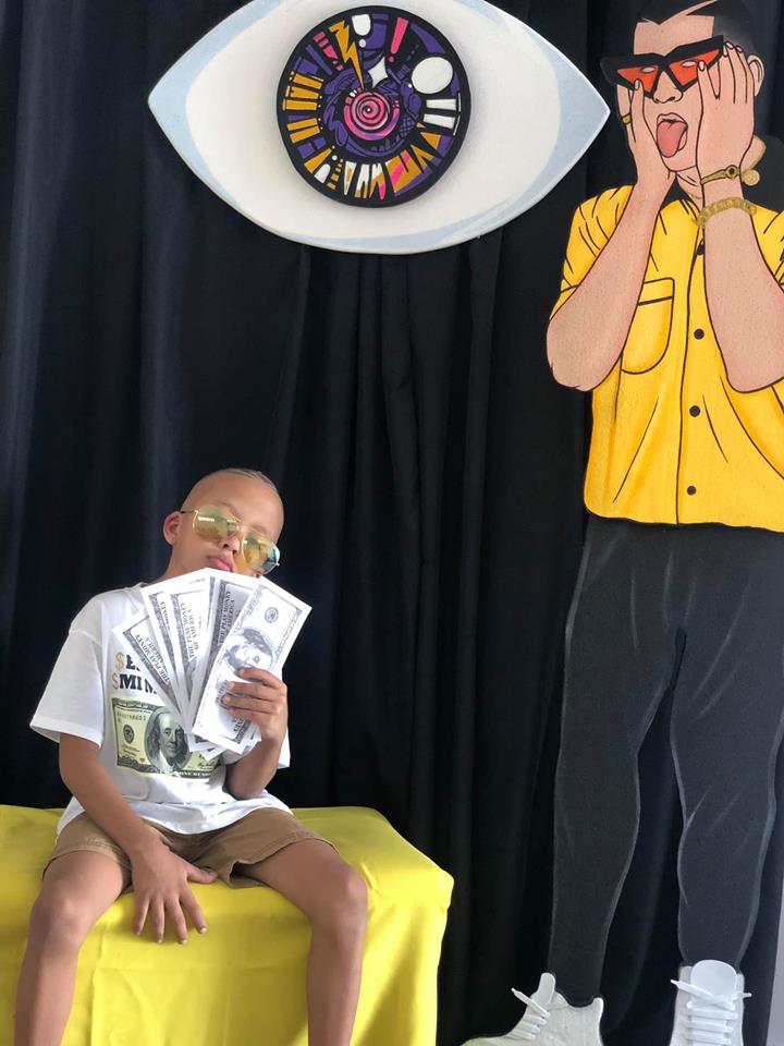Niño pide fiesta temática de cumpleaños inspirada en Bad Bunny