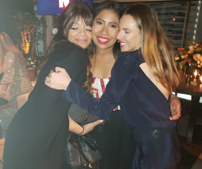 Vestido de Yalitza Aparicio: bordados oaxaqueños de familia
