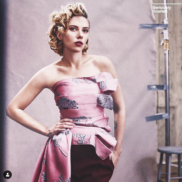 Scarlett Johansson se redujo el tamaño del busto