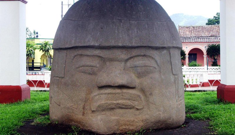 cabeza olmeca santiago tuxtla memes