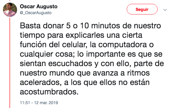 Joven ayuda a conductor de la tercera edad en Didi