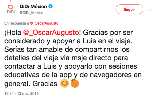 Joven ayuda a conductor de la tercera edad en Didi