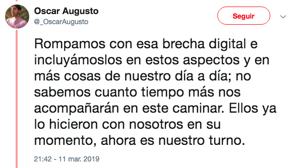 Joven ayuda a conductor de la tercera edad en Didi