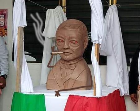 Los mejores memes de Benito Juárez y su estatua alienígena