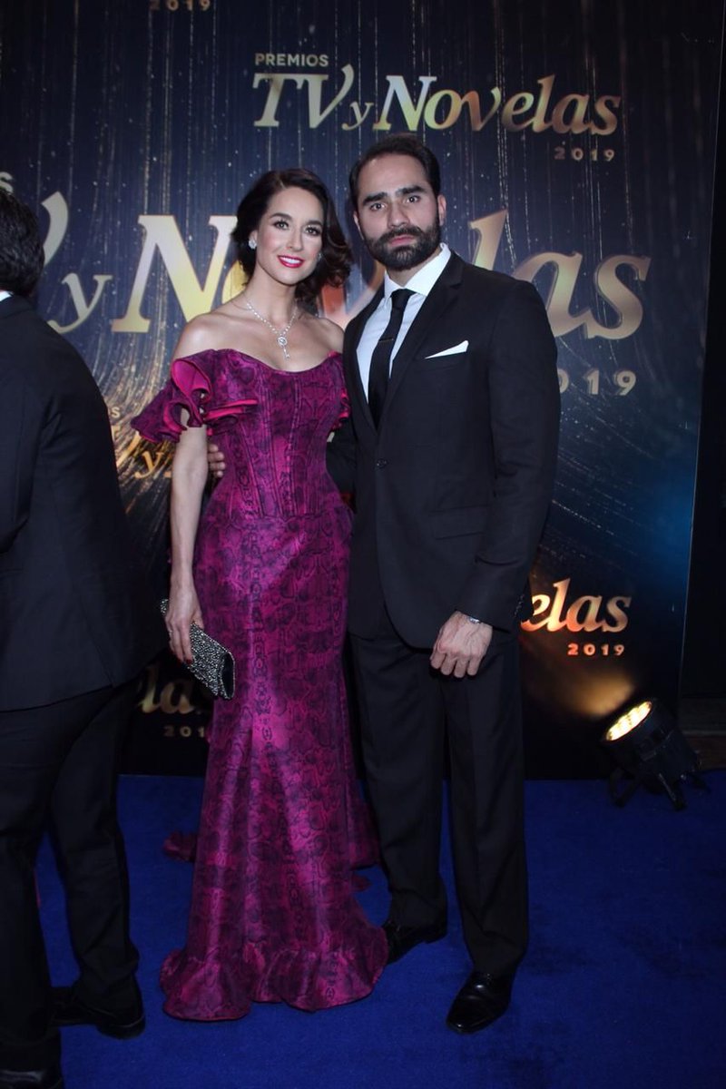 Premios TV y Novelas alfombra roja