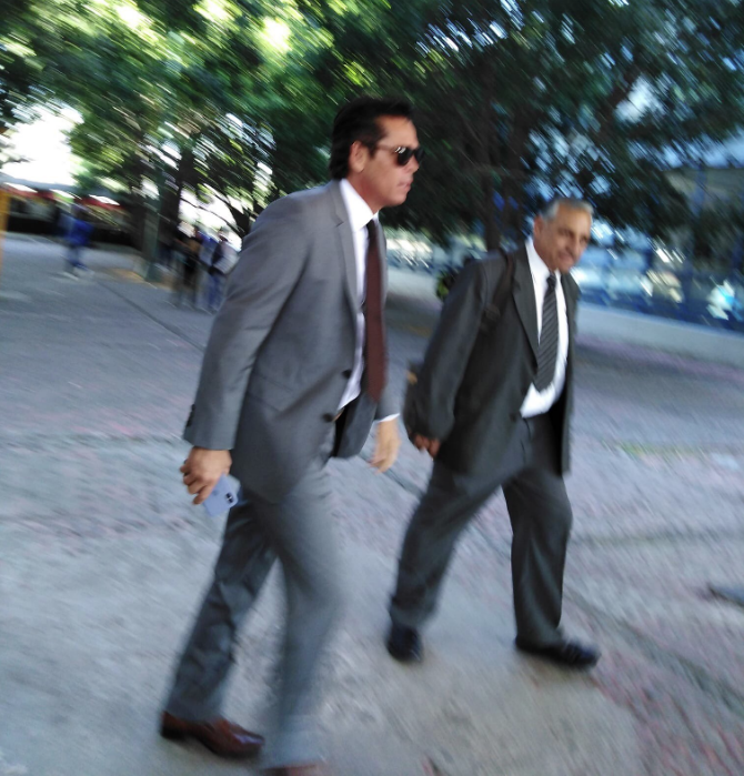 Roberto Palazuelos dio una clase de derecho en la UNAM