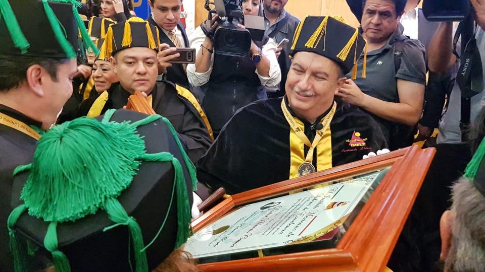Tatiana recibe doctorado honoris causa en la UNAM